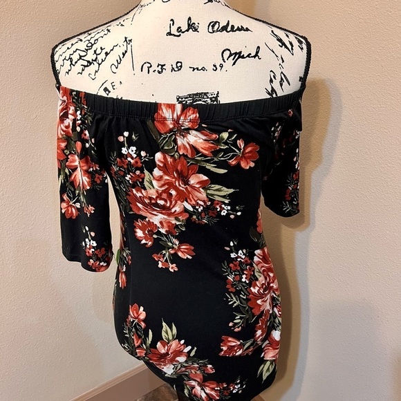 Charlotte Russe | Floral Bodycon Dress size med. - Picture 2 of 4